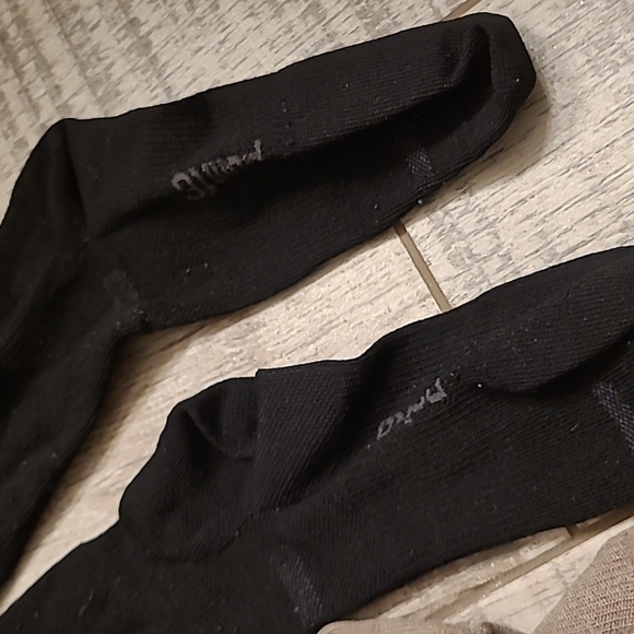 2 pair of Point 6 wool socks - Picture 3 of 8